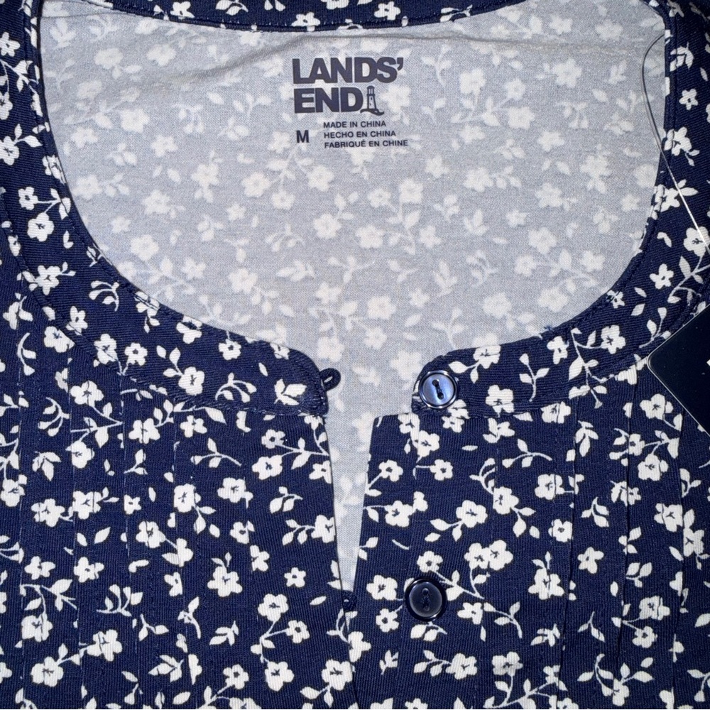 Lands’ End Navy Pintuck Accents 3/4 Sleeve Top Size M Lightweight Blouse NWT - Picture 7 of 7